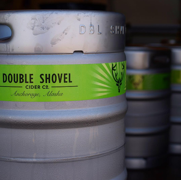 double-shovel-cider-co-keg-collars-caps-labels